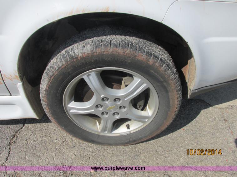 image for item J2456 2007 Chevrolet Uplander cargo van