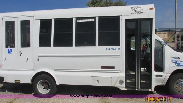 image for item J2458 2005 Ford E450 Giradian bus