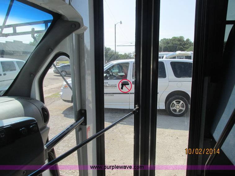 image for item J2458 2005 Ford E450 Giradian bus