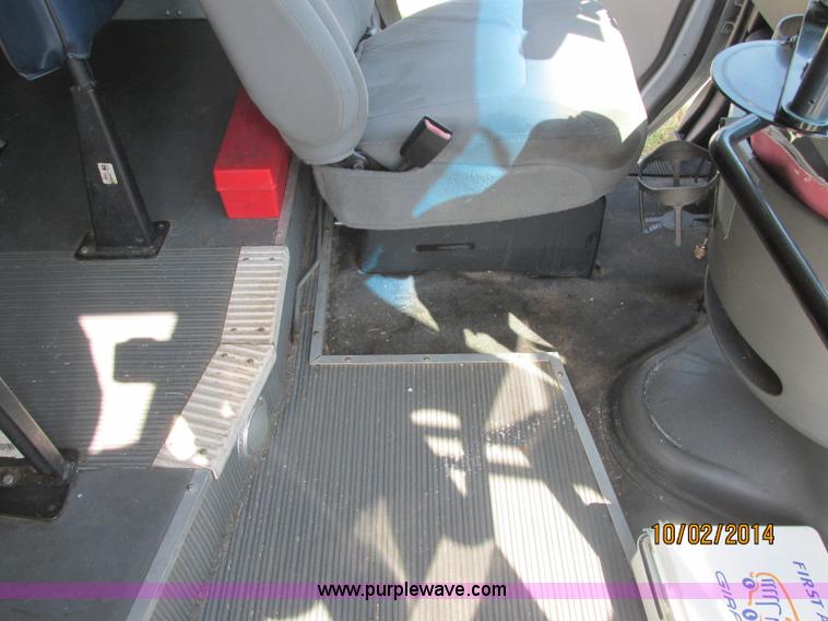 image for item J2458 2005 Ford E450 Giradian bus