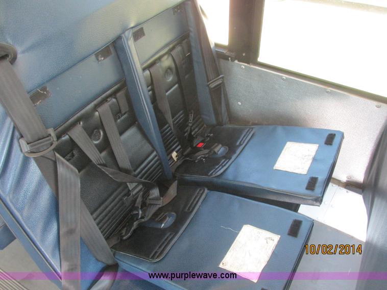 image for item J2458 2005 Ford E450 Giradian bus