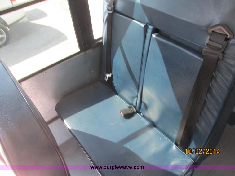 image for item J2458 2005 Ford E450 Giradian bus