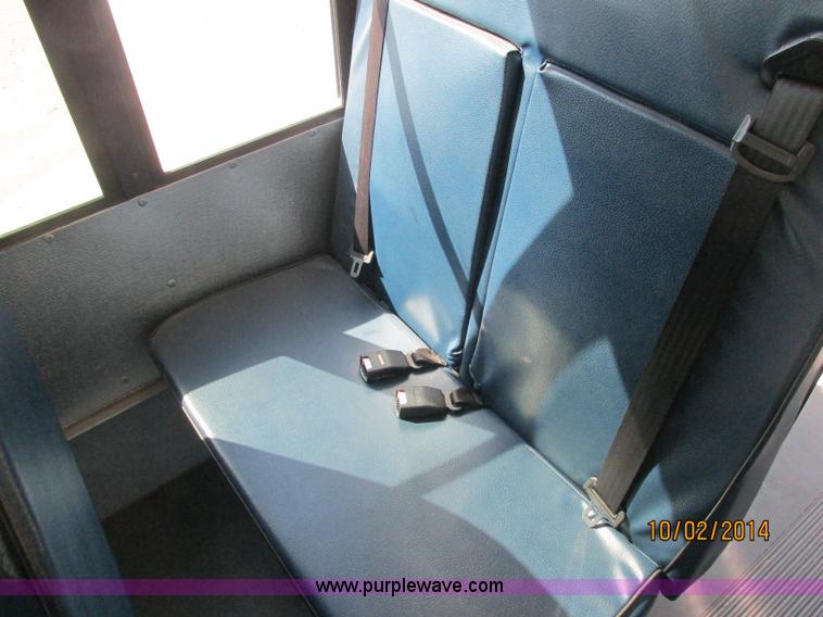 image for item J2458 2005 Ford E450 Giradian bus