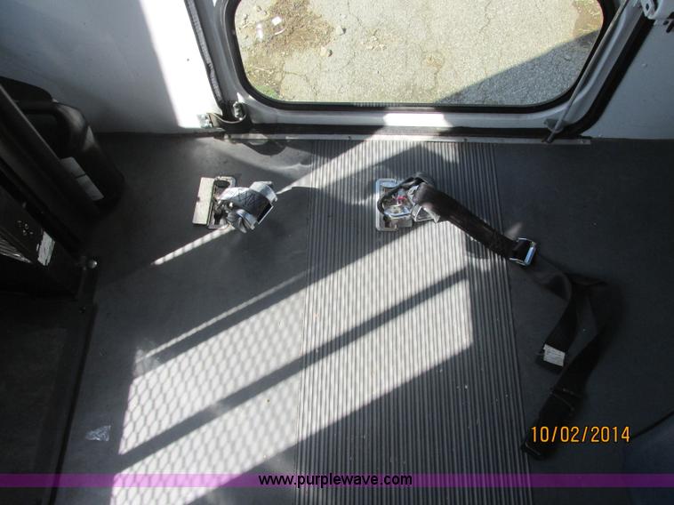 image for item J2458 2005 Ford E450 Giradian bus