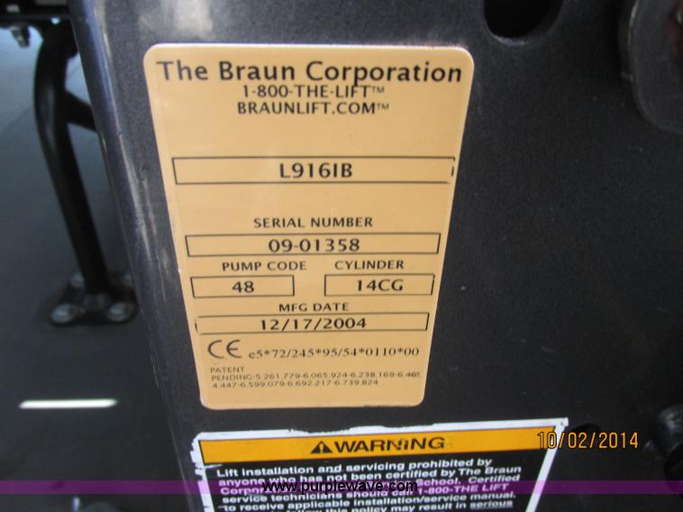 image for item J2458 2005 Ford E450 Giradian bus