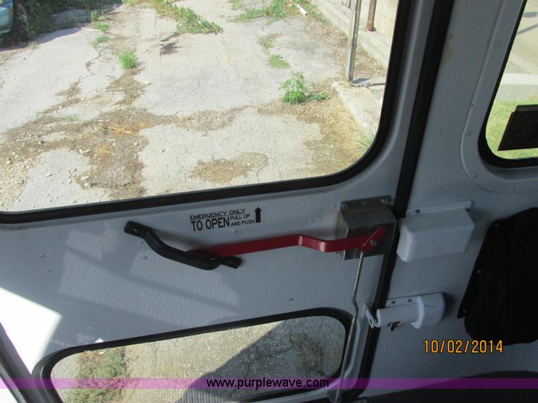 image for item J2458 2005 Ford E450 Giradian bus
