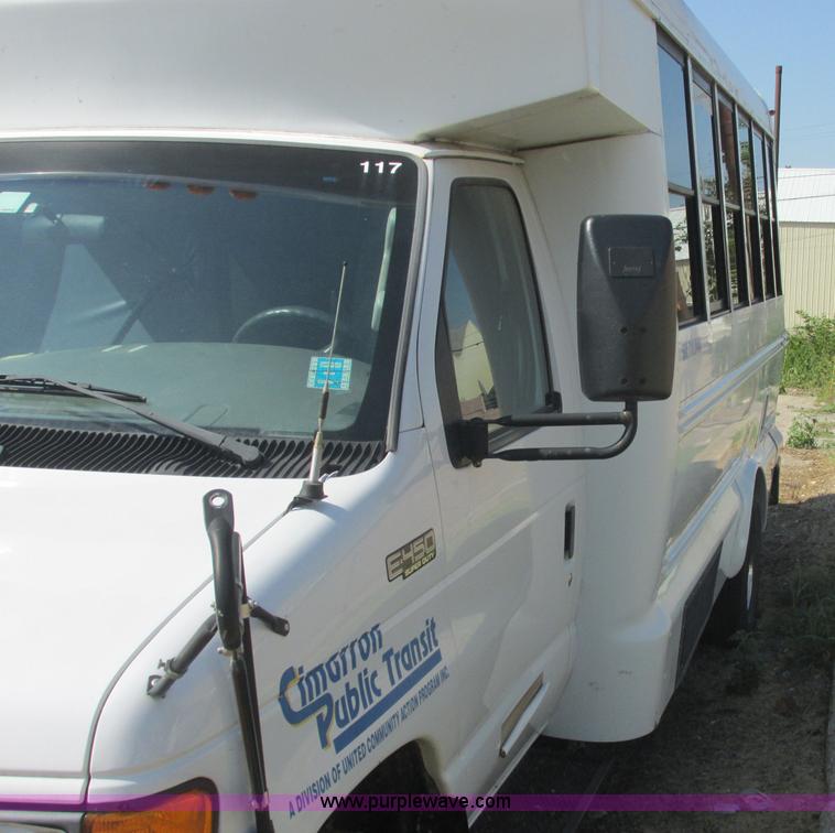 image for item J2458 2005 Ford E450 Giradian bus