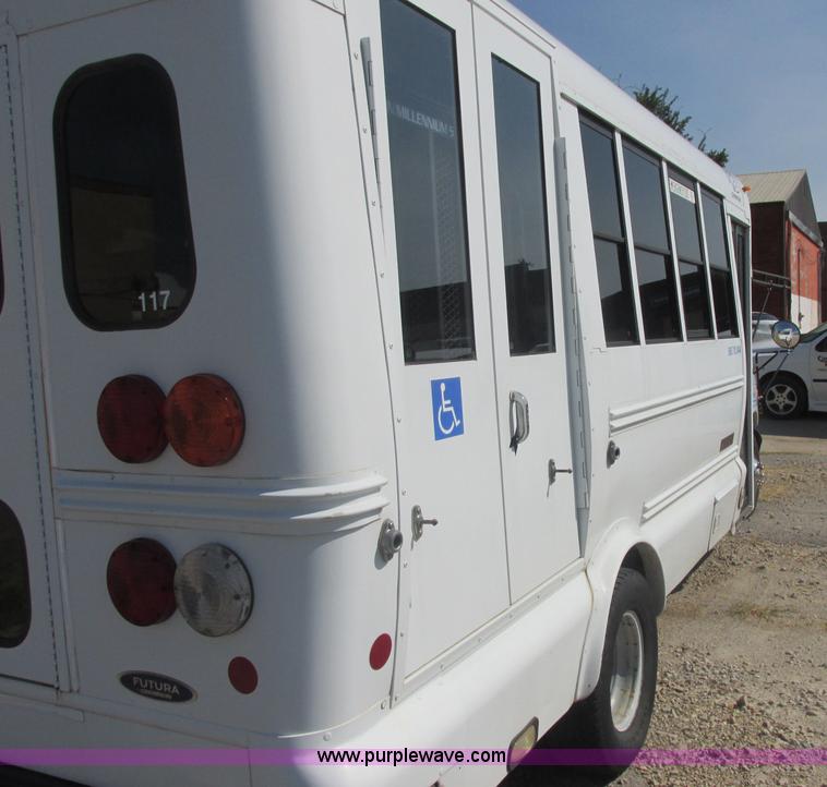 image for item J2458 2005 Ford E450 Giradian bus
