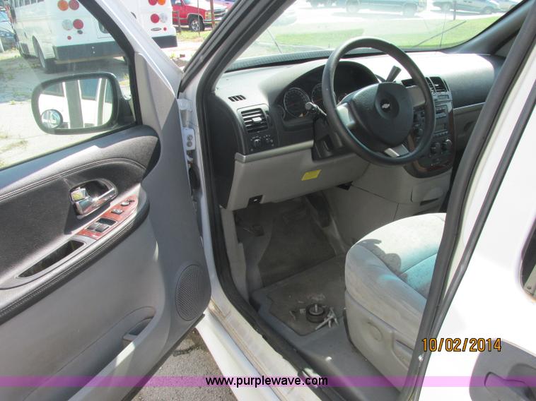 image for item J2459 2007 Chevrolet Uplander cargo van