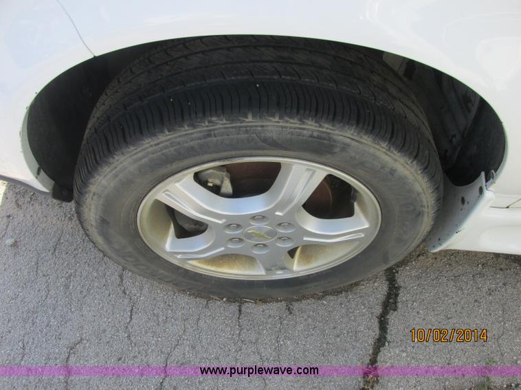 image for item J2459 2007 Chevrolet Uplander cargo van