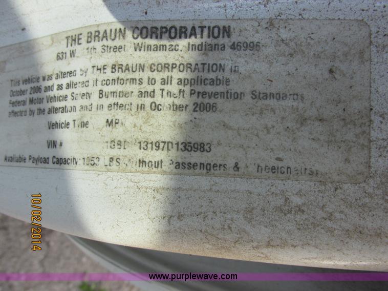 image for item J2459 2007 Chevrolet Uplander cargo van