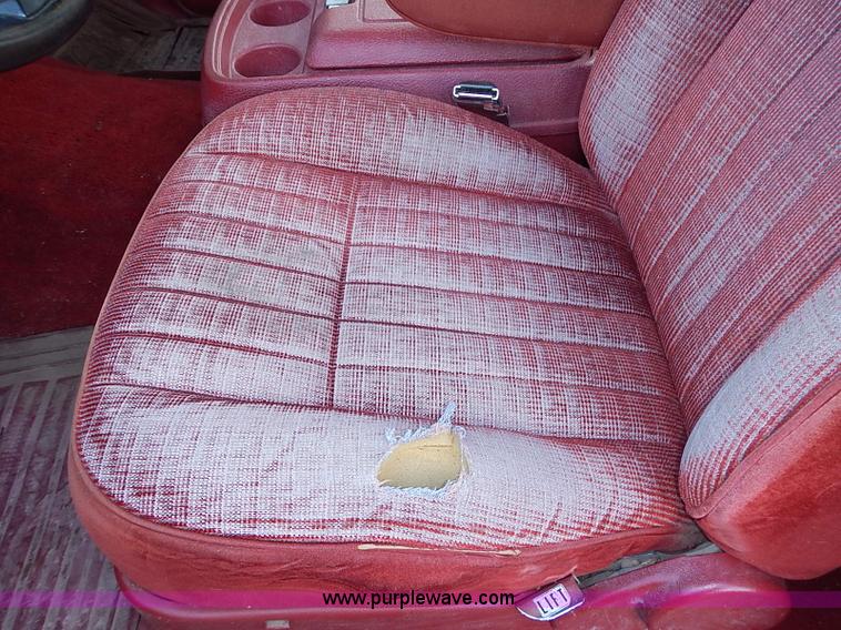 image for item J3160 1991 Ford F350 XLT Lariat Crew Cab pickup truck