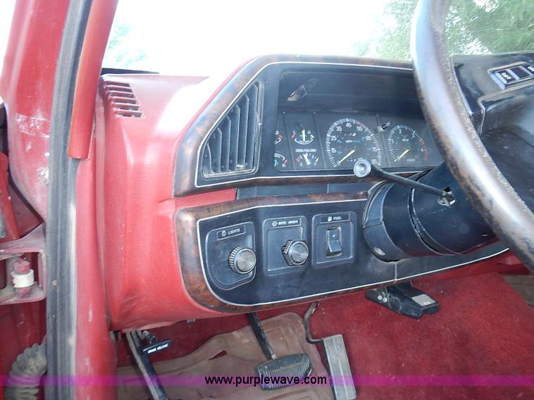 image for item J3160 1991 Ford F350 XLT Lariat Crew Cab pickup truck