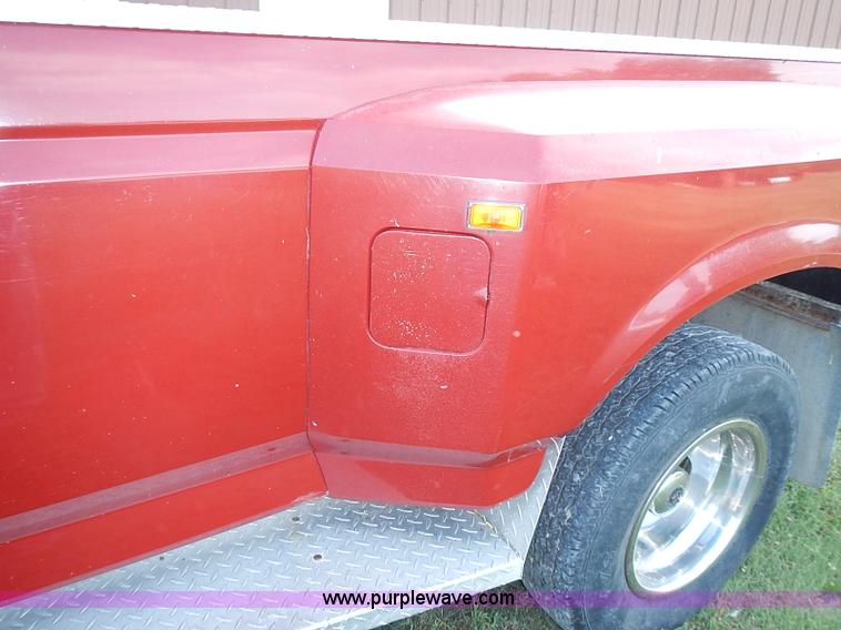 image for item J3160 1991 Ford F350 XLT Lariat Crew Cab pickup truck