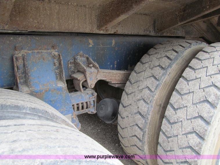 image for item J3474 1991 Peterbilt 320 recycling refuse truck