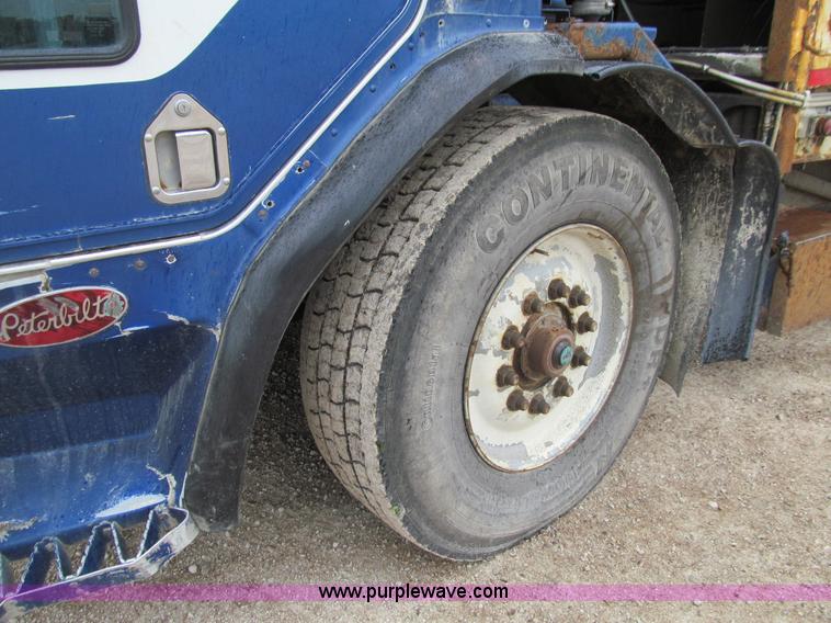 image for item J3474 1991 Peterbilt 320 recycling refuse truck