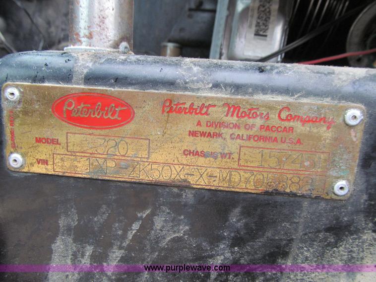 image for item J3474 1991 Peterbilt 320 recycling refuse truck