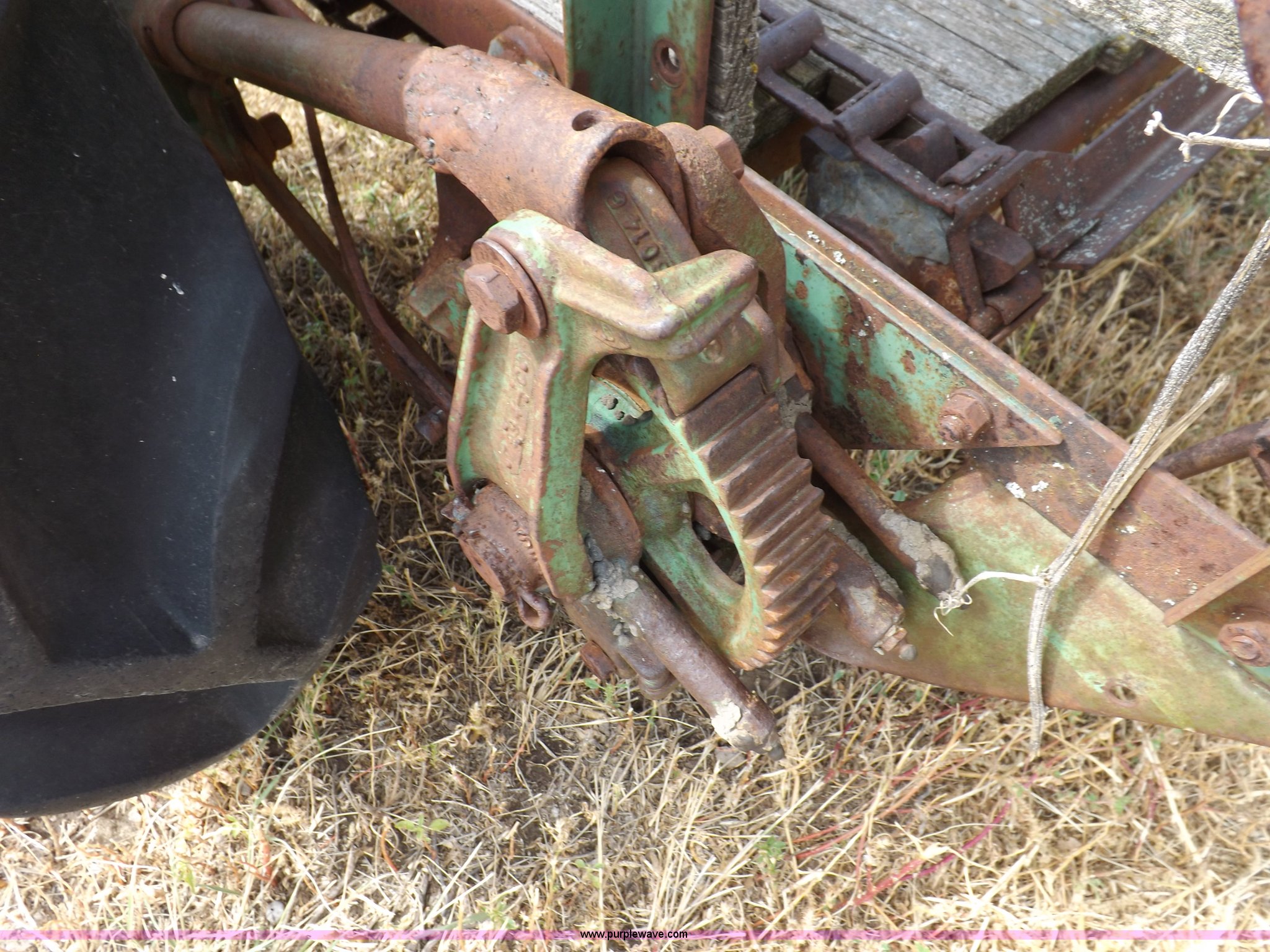 John Deere manure spreader in Ford, KS Item H9157 sold Purple Wave