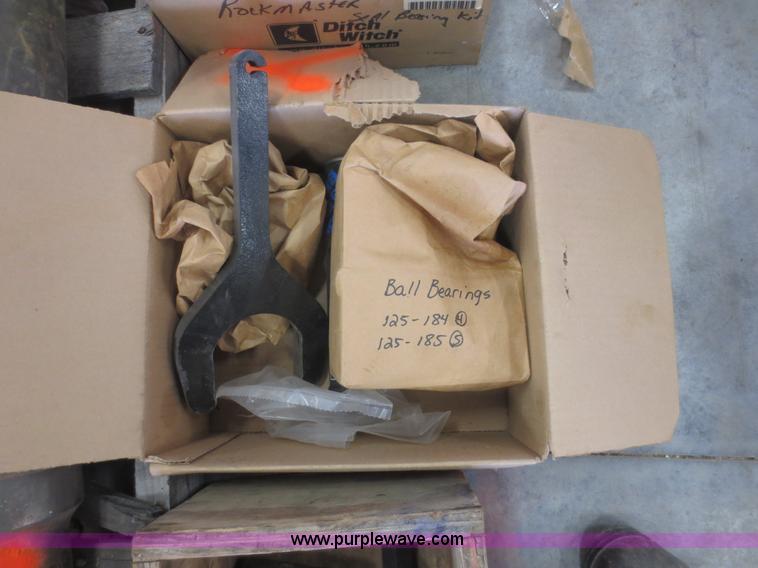image for item AW9244 Ditch Witch JT2720AT housings, bit, and transition sub