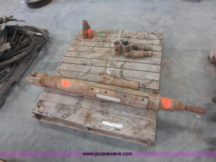 image for item AW9248 Ditch Witch JT2720AT rock bit and housing