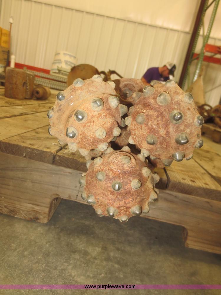 image for item AW9248 Ditch Witch JT2720AT rock bit and housing