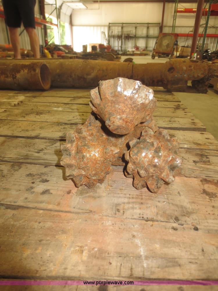 image for item AW9248 Ditch Witch JT2720AT rock bit and housing