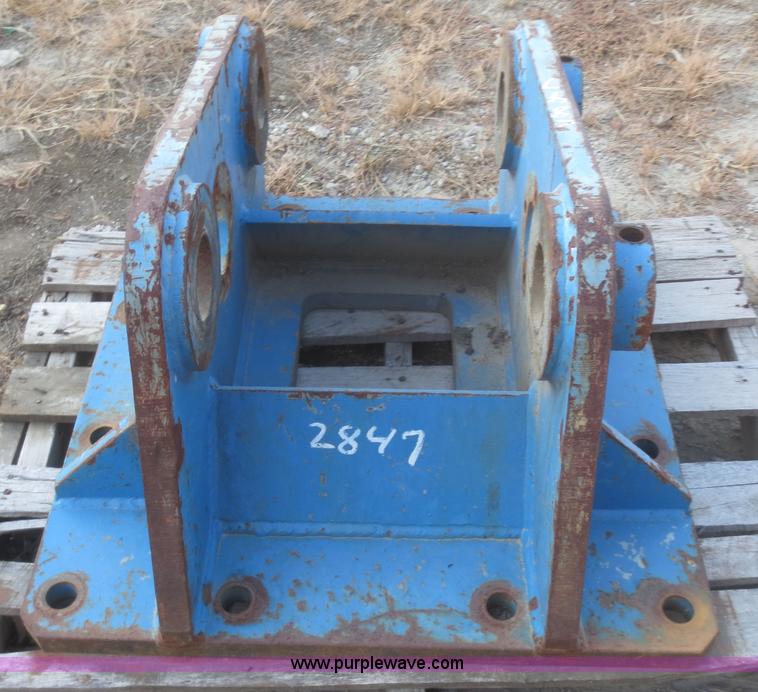 Excavator adapter plate in Parsons, KS Item AY9735 sold Purple Wave