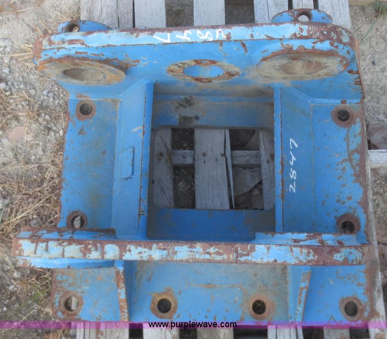 Excavator adapter plate in Parsons, KS Item AY9735 sold Purple Wave