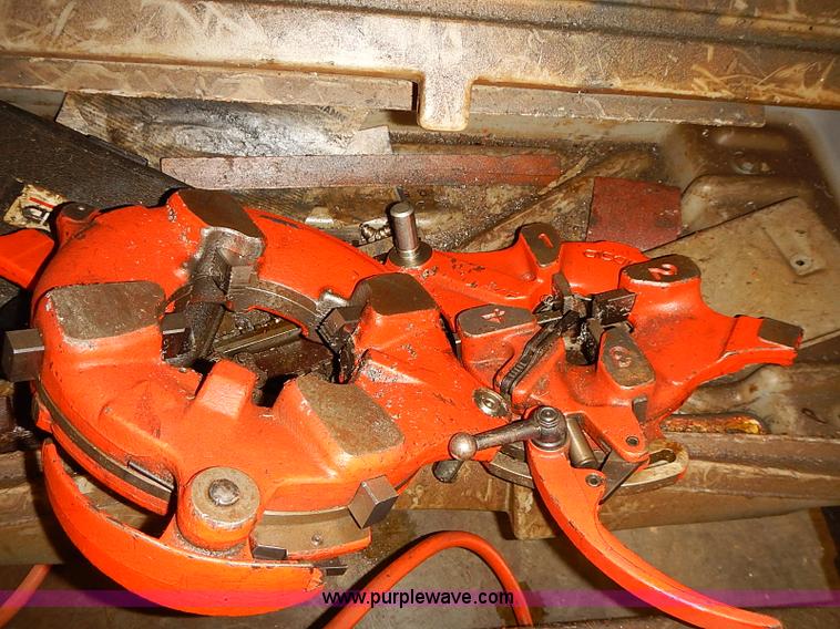 image for item BD9960 Ridged 1224 pipe threader