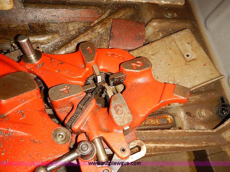 image for item BD9960 Ridged 1224 pipe threader