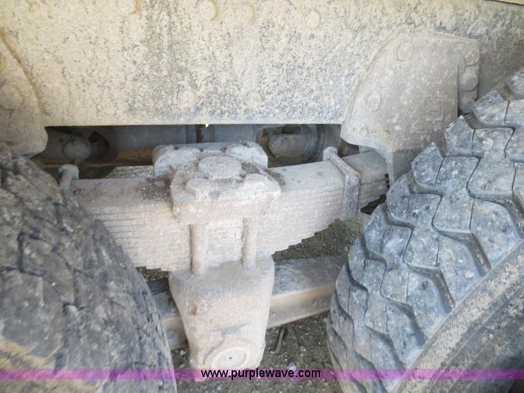 image for item D2137 1991 Ford LT8000 dump truck