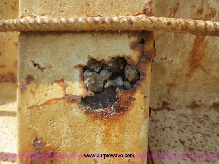 image for item D2137 1991 Ford LT8000 dump truck