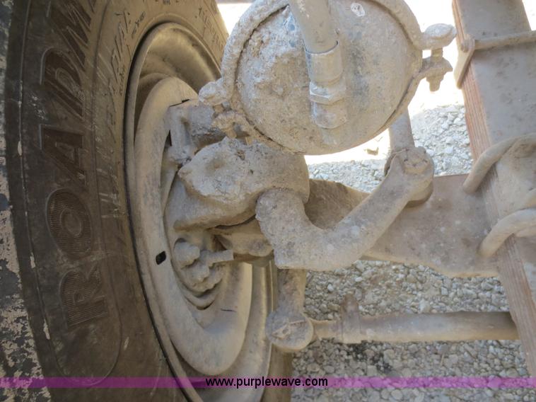 image for item D2137 1991 Ford LT8000 dump truck