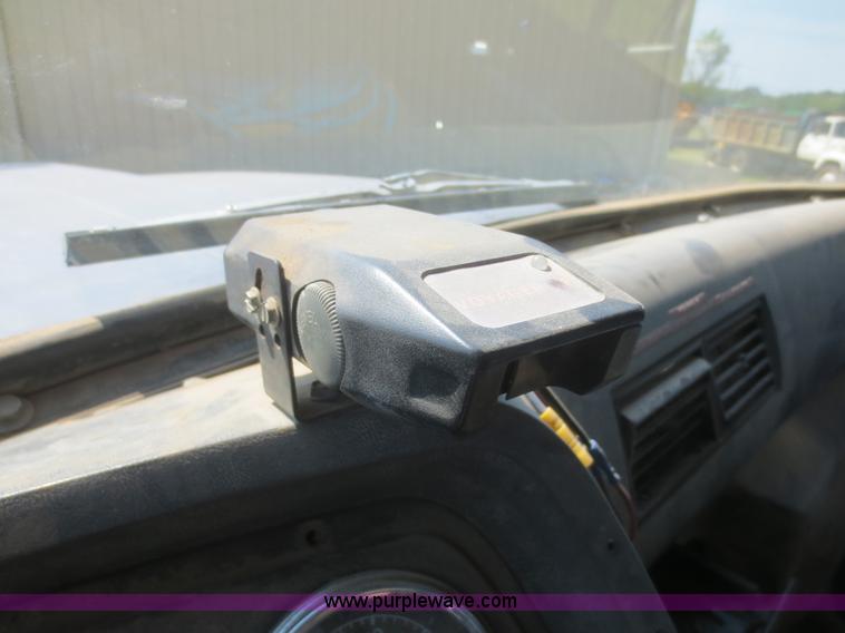 image for item D2137 1991 Ford LT8000 dump truck