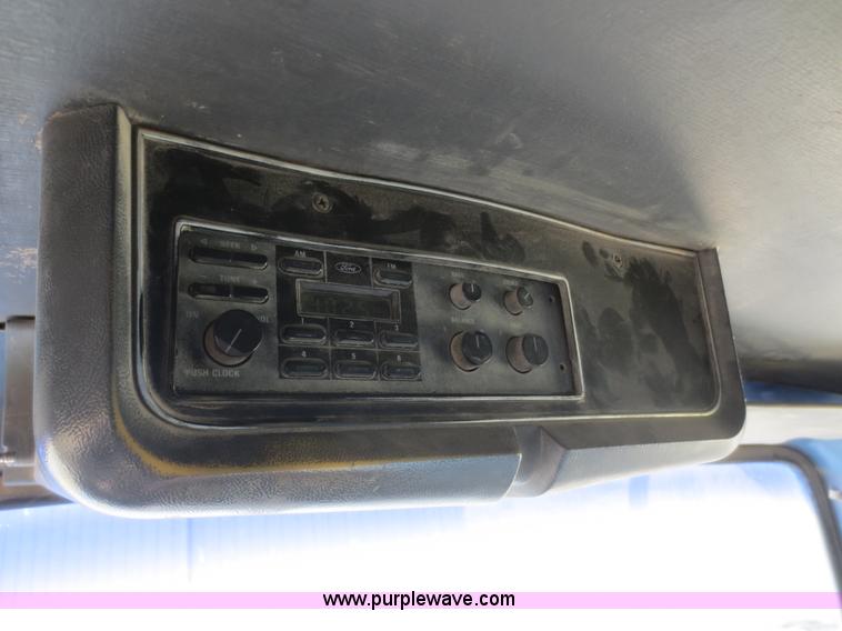image for item D2137 1991 Ford LT8000 dump truck