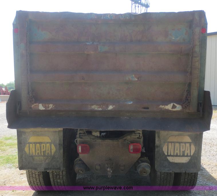 image for item D2138 1991 Ford LNT8000 dump truck