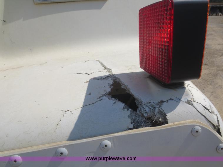 image for item D2138 1991 Ford LNT8000 dump truck