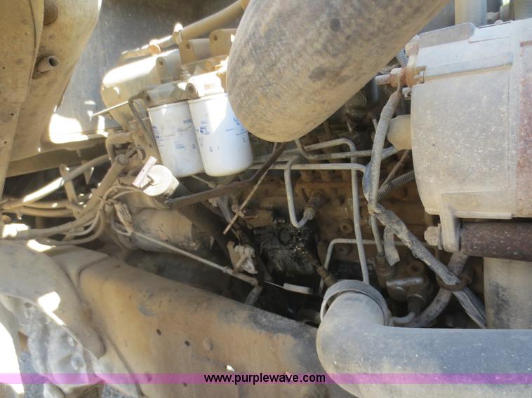 image for item D2138 1991 Ford LNT8000 dump truck