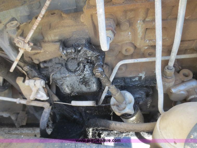 image for item D2138 1991 Ford LNT8000 dump truck