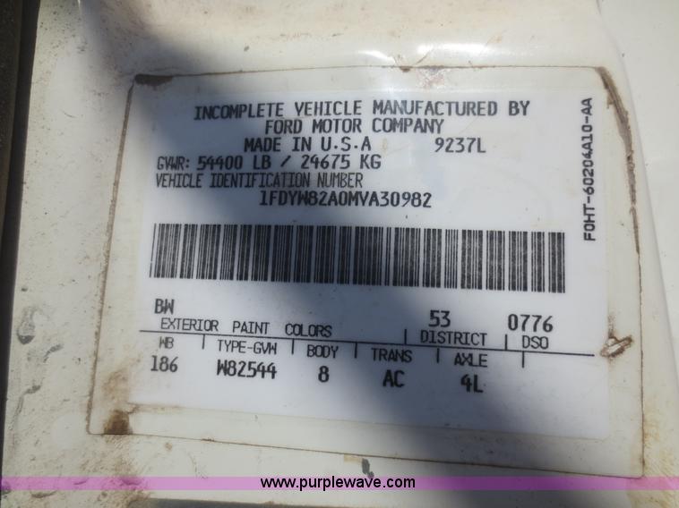 image for item D2138 1991 Ford LNT8000 dump truck