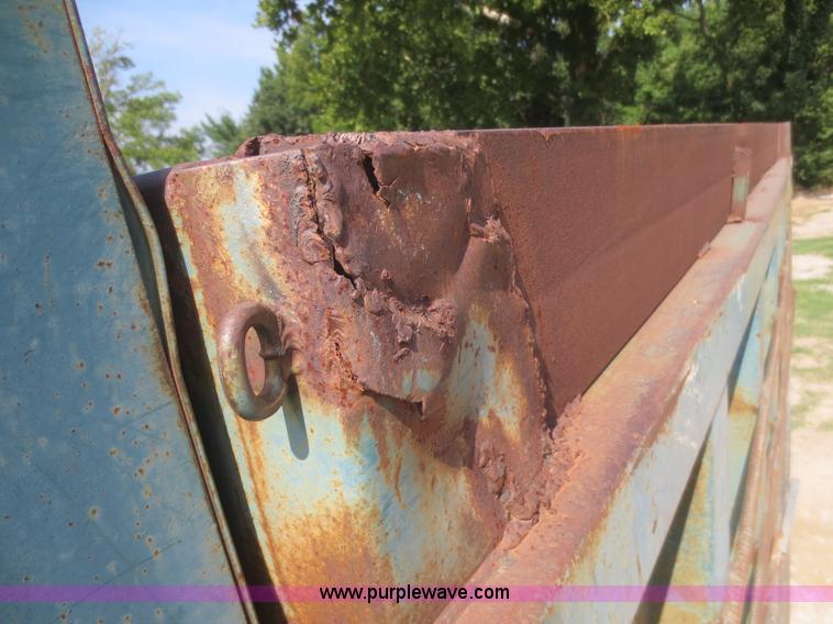 image for item D2138 1991 Ford LNT8000 dump truck