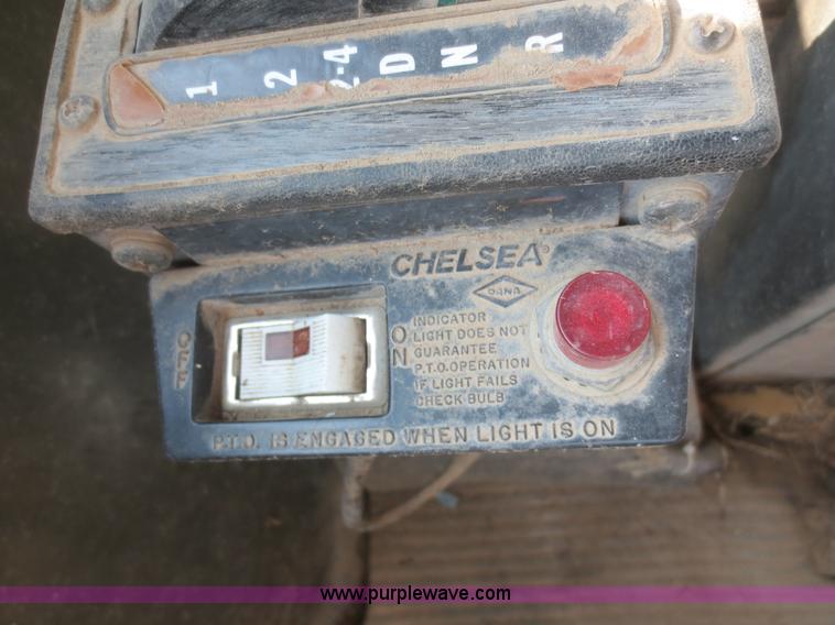 image for item D2138 1991 Ford LNT8000 dump truck