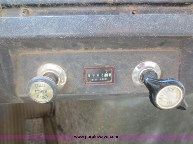 image for item D2138 1991 Ford LNT8000 dump truck