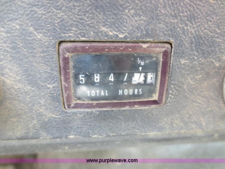 image for item D2138 1991 Ford LNT8000 dump truck