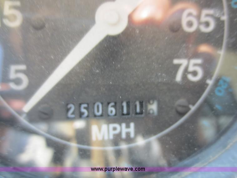 image for item D2138 1991 Ford LNT8000 dump truck