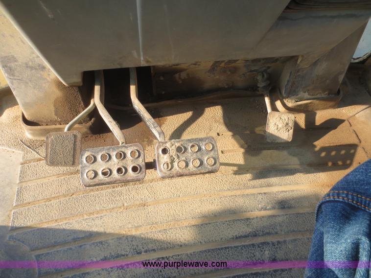 image for item F8293 1995 Case 580 Super L backhoe