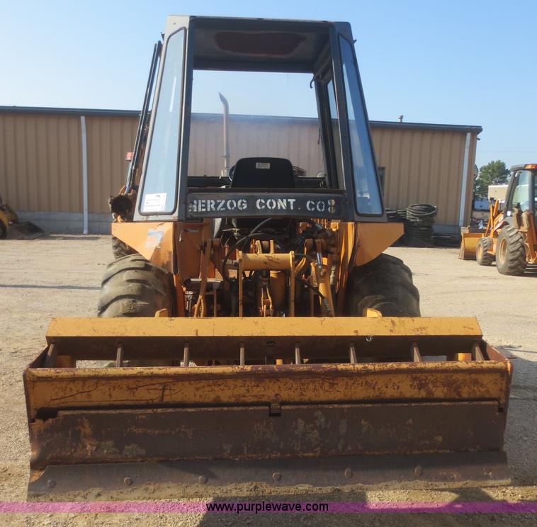 image for item F8296 1977 Case 580C landscape loader