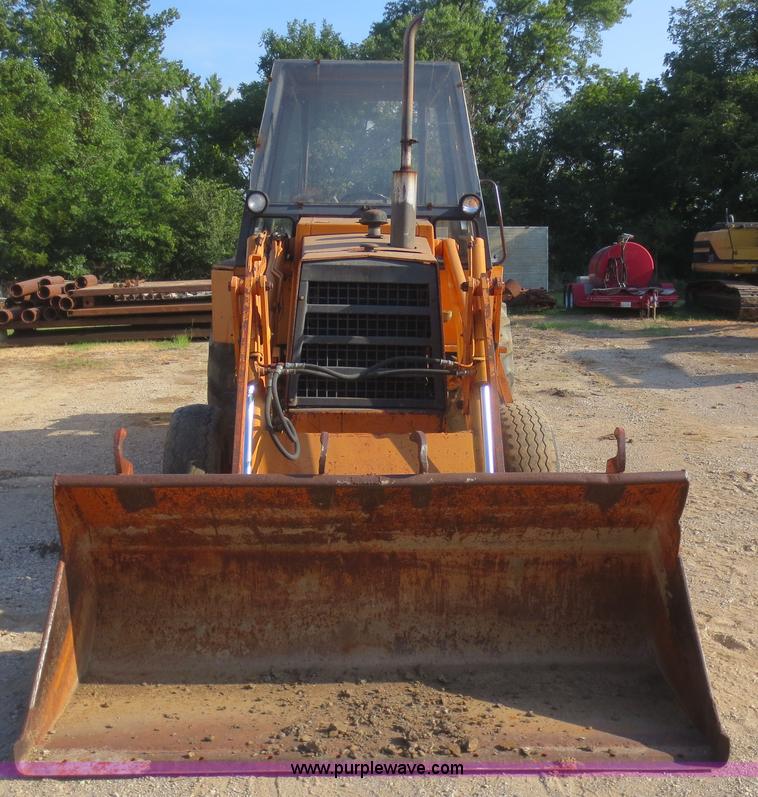 image for item F8296 1977 Case 580C landscape loader