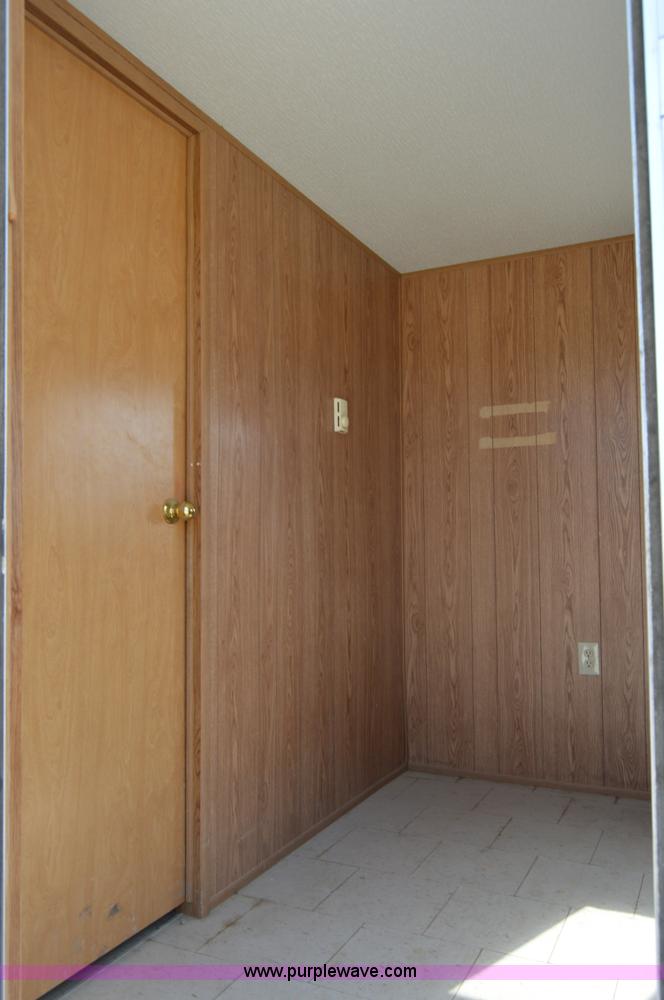 image for item F8298 2005 Office trailer