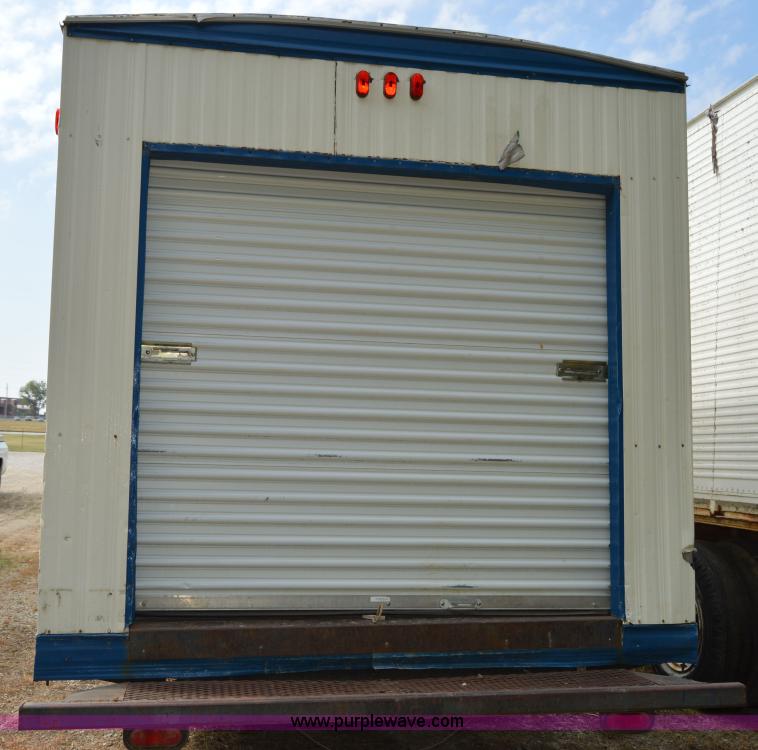 image for item F8299 2000 Office trailer